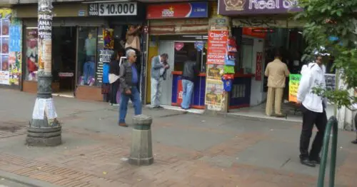 PAGA TODO CARRERA 7 CON 18 PAGA TODO CARRERA 7 CON 18